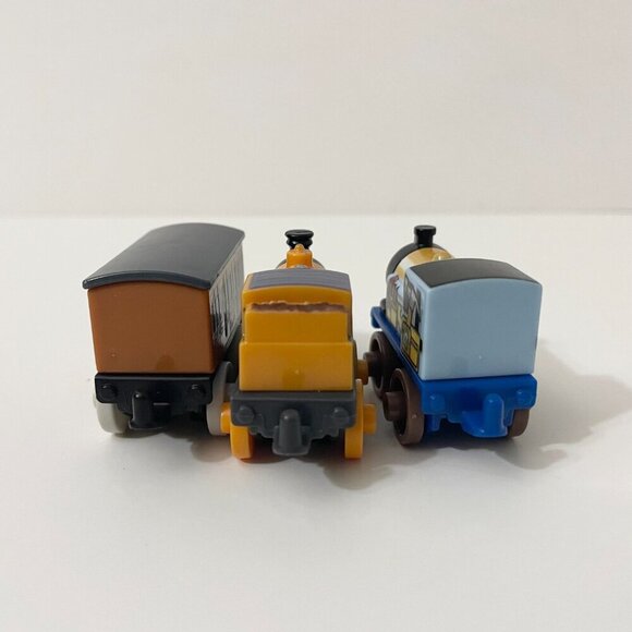 Lot of 9 Fisher Price Thomas and Friends Minis Train Engines - Picture 16 of 16